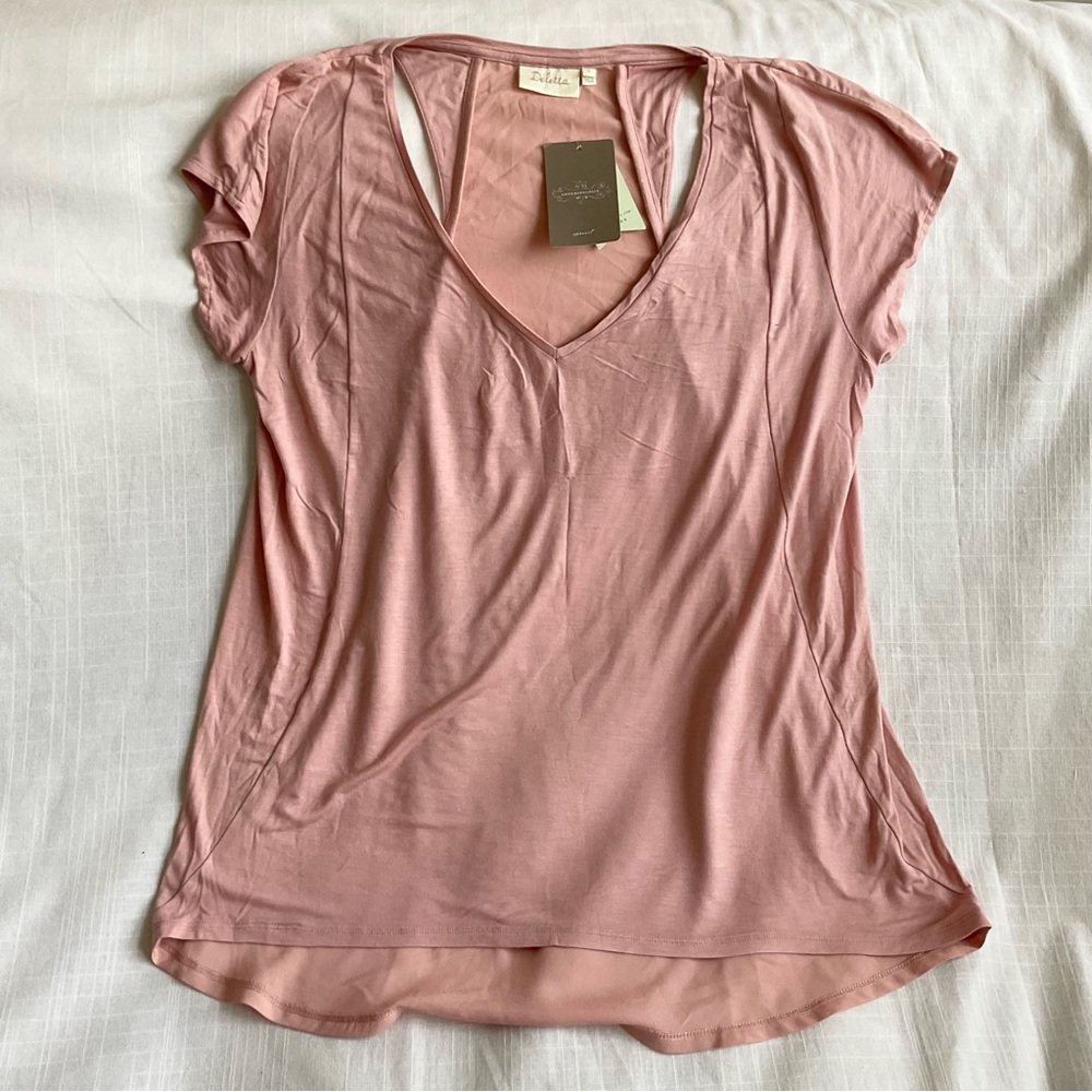 NWT Deletta for Anthropologie | Rose Cutout V-Neck Tee | L